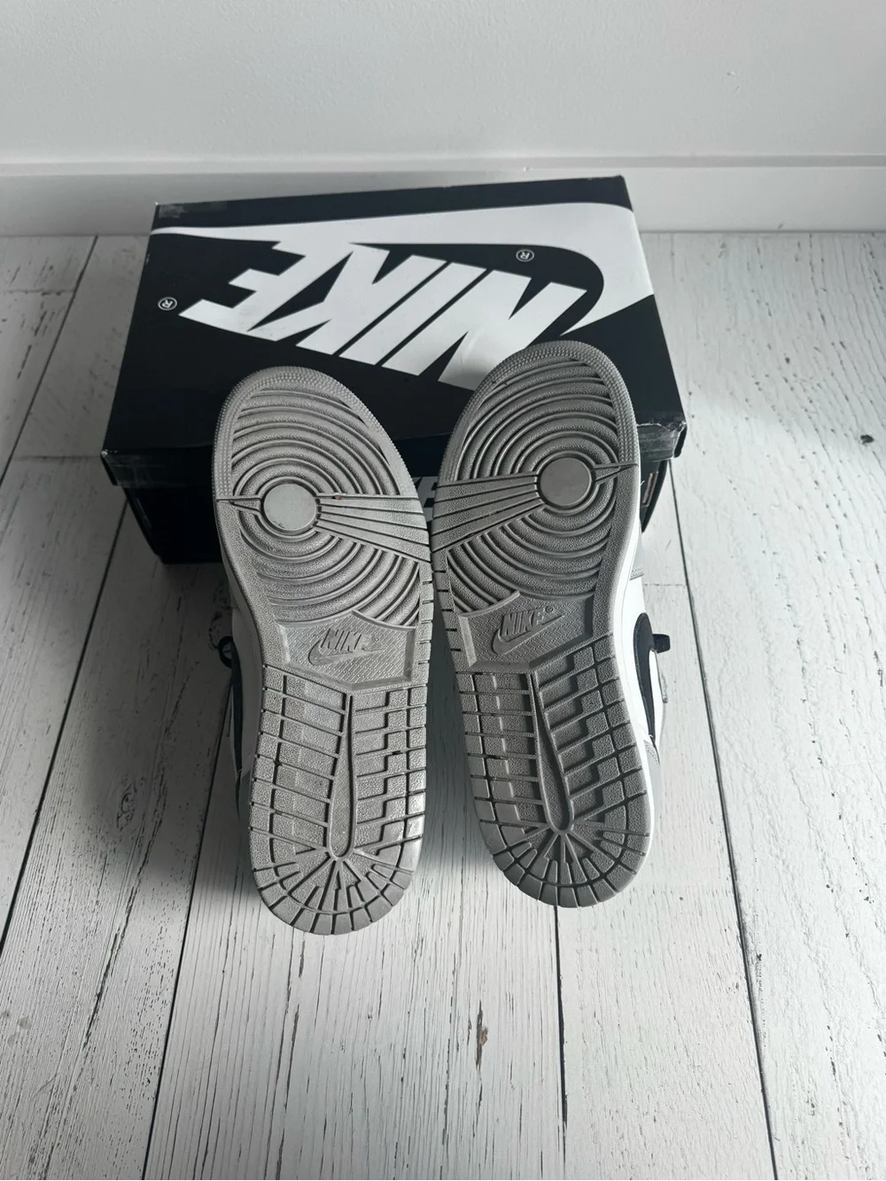 Air Jordan 1 Low OG - Wolf Grey and White